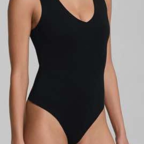 Assets by SPANX Women's Smoothing Thong Bodysuit - Picture 4 of 4